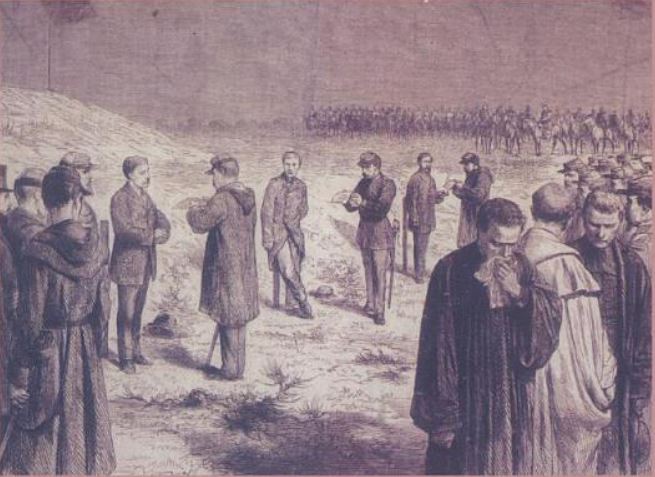 Photomontage - Lecture de la sentence aux condamnés, le 28 novembre 1871 : à gauche, Rossel ; au centre Ferré; à droite Bourgeois. Au fond le détachement de cavaliers qui garde les accès du plateau de Satory.