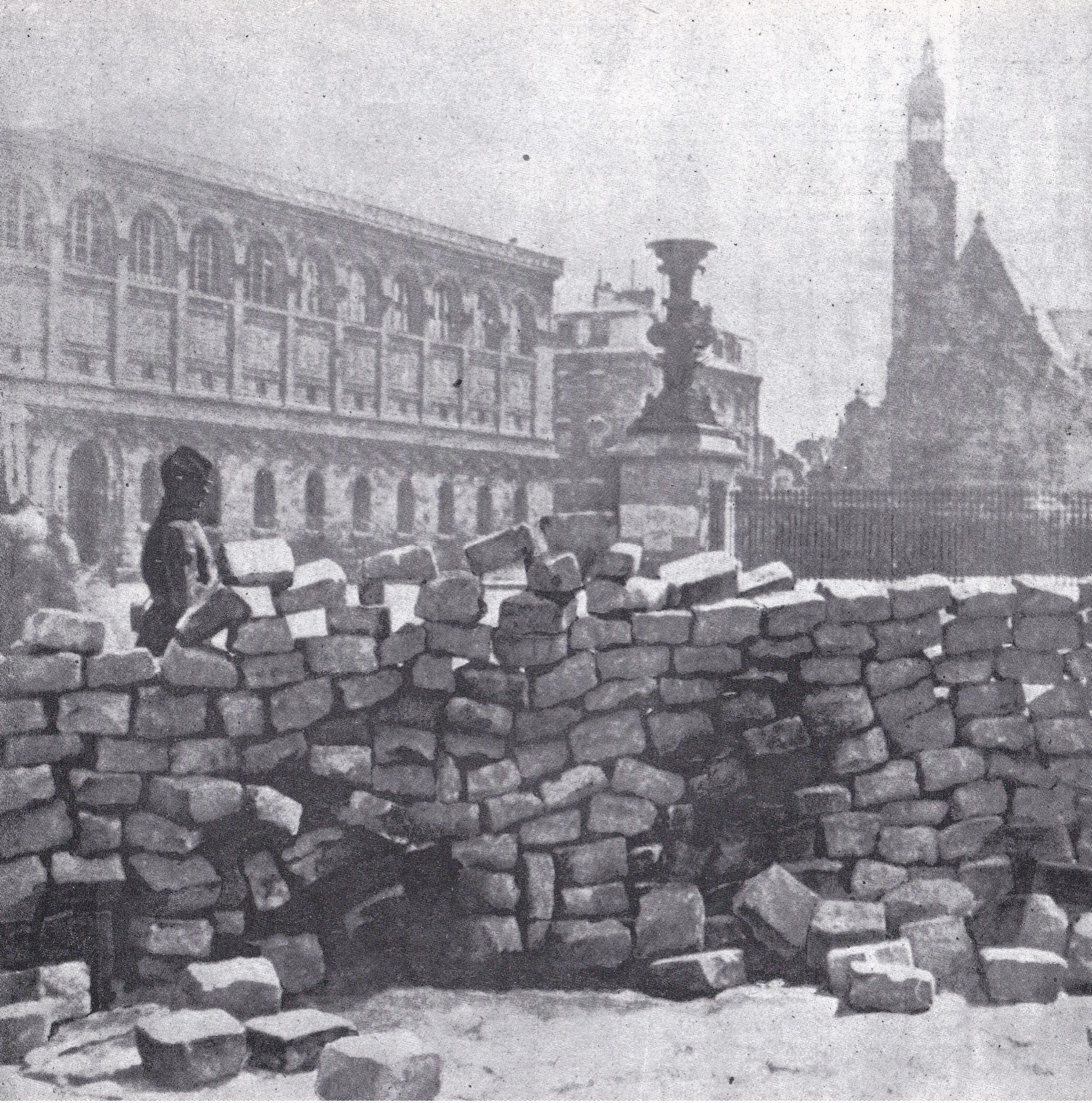Barricade du Panthéon en mai 1871 - Du livre "Braire sur les traces des communards", ©  Éditions Amis de la Commune, 1988