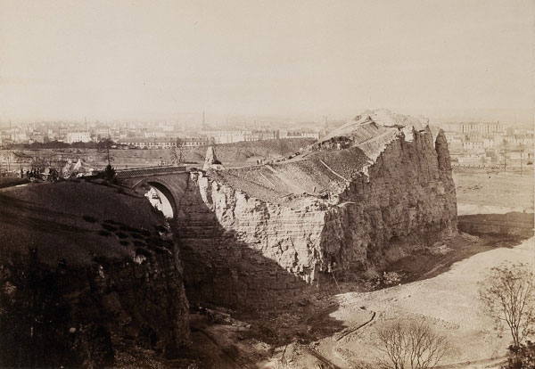 Buttes-Chaumont par Charles Marville ca 1860 -  Travaux d'aménagement du parc des Buttes Chaumont sd (Bibliothèque nationale de France, Estampes, EO-7A (2)-FT-4)