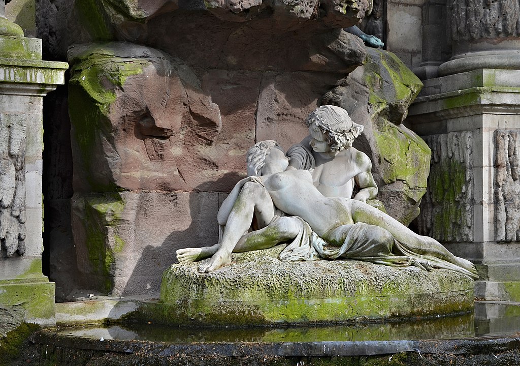 Détail de Polyphème surprenant Acis et Galatée (1866), marbre par Auguste Ottin, fontaine Médicis, jardin du Luxembourg, Paris (6e) 