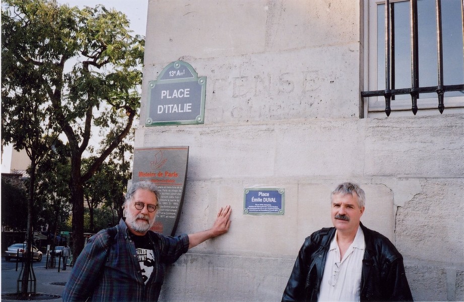 Nos amis Alain Dalotel, à gauche et Pierre-Henry Zaidman à droite. La "place d'Italie" redevient "place Émile Duval"