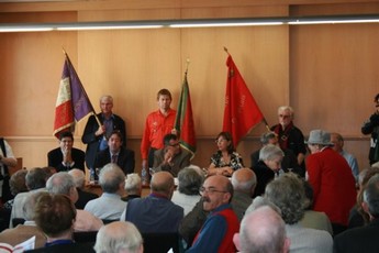 Lors des cérémonies d’hommage aux Brigades internationales, les drapeaux de l’ACER, de l’ANACR, des Amis de la Commune de Paris et des Garibaldiens