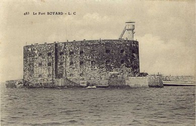 fort boyard (carte postale ancienne)