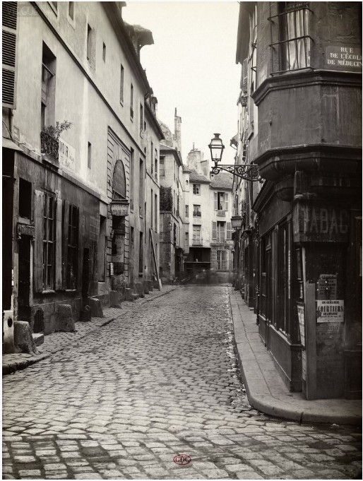 Charles Marville. La rue Larrey, sixième arrondissement de Paris, vers 1866 (Photo prise sur le blog de Michèle Audin - https://macommunedeparis.com/2018/07/30/la-marmite-8-rue-larrey-paris-6e/)