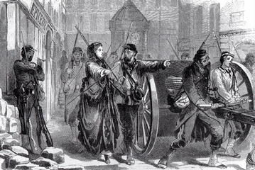 Commune de Paris 1871 : Femme dirigeant une mitrailleuse
