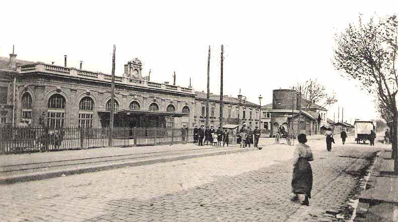 La Gare de Narbonne. Vers 1900 (carte postale ancienne)