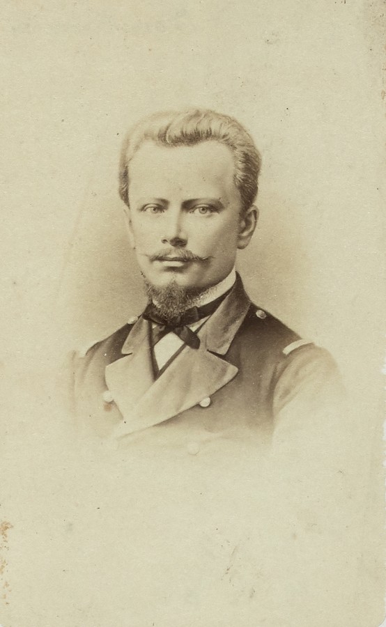 Jaroslaw Dombrowski (1836-1871) - ancien officier polonais réfugié à Paris en 1865. Il devient général de la Commune de Paris, et commande l'aile droite des fédérés.  (source : © Musée Carnavalet – Histoire de Paris)