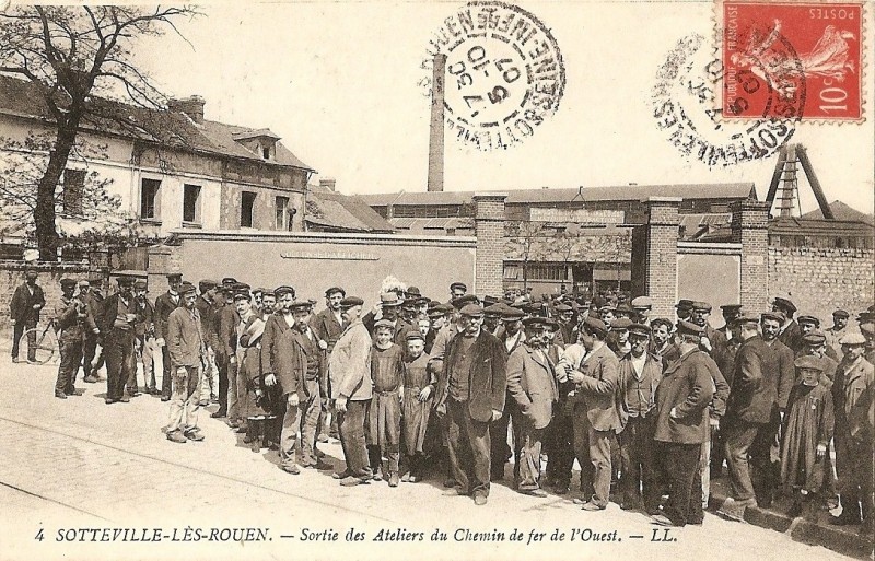 Sortie des ateliers (chemins de fer de l'ouest) à Sotteville-lès-Rouen vers 1900